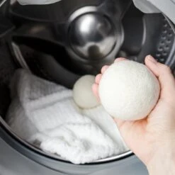 Apeiron Drogerballen - Droogballen - 6 XL Wasbollen - Droger - Duurzaam - Wasmachine - Wasverzachter - Energie Besparen - Zero Waste - Schapenvacht - Wol -Sparkle home Winkel 1200x1200 594