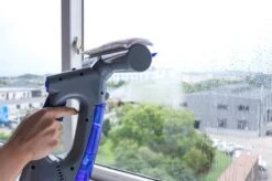 Swiss Pro+ Ruitenreiniger 3 In 1 WV 2 Blue Edition Window Vac - Ca. 120 M² - Waterzuiger - Incl. Smalle Zuigmond - Oplaadbaar - Raamwisser - Streeploos - Clicksystem - 2 Microvezeldoekjes - Met Sprayfunctie - Low Noise - Hepafilter 18 Swiss Pro+ Ruitenreiniger 3 In 1 WV 2 Blue Edition Window Vac - Ca. 120 M² - Waterzuiger - Incl. Smalle Zuigmond - Oplaadbaar - Raamwisser - Streeploos - Clicksystem - 2 Microvezeldoekjes - Met Sprayfunctie - Low Noise - Hepafilter -Sparkle home Winkel 1200x799 26