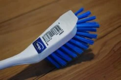 Vikan Design Afwasborstel 42893 Met Schraprand - 28 Cm - Wit Blauw - Geschikt Voor De Kleine Vaat - Onverslijtbaar - Bestand Tegen Kokend Heet Water -Sparkle home Winkel 1200x800 28