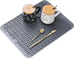Merkloos Afdruipmat - Pannenonderzetter- Siliconen Mat - Zwart - 30 X 40 CM - Met Ophanggat - Hittebestendig -Sparkle home Winkel 1200x931