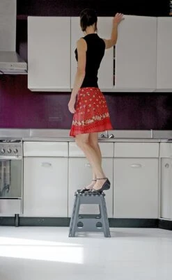 PUHLMANN - Inklapbare Kruk, JAMES, Plastic, Grijs, 40 Cm Hoog, Max 90 Kilo -Sparkle home Winkel 738x1200 1