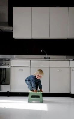 PUHLMANN - Inklapbare Kruk, JAMES, Plastic, Groen, 22 Cm Hoog, Max 100kilo -Sparkle home Winkel 744x1200 1