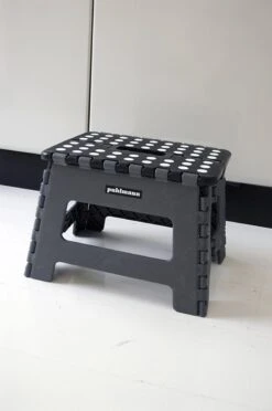 PUHLMANN - Inklapbare Kruk, JAMES, Plastic, Grijs, 22 Cm Hoog, Max 100 Kilo -Sparkle home Winkel 797x1200 3