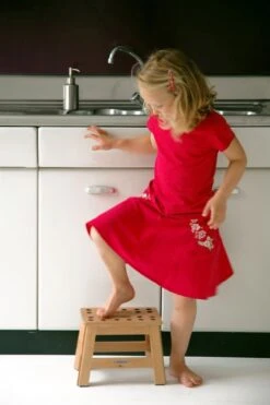 PUHLMANN - Inklapbare Kruk, JAMES, Hout, 23 Cm Hoog, Max 150 Kilo -Sparkle home Winkel 798x1200 2