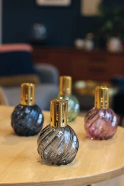 Ashleigh & Burwood Lampenolie Geurolie - Freesia & Orchid 250 Ml -Sparkle home Winkel 800x1200 22