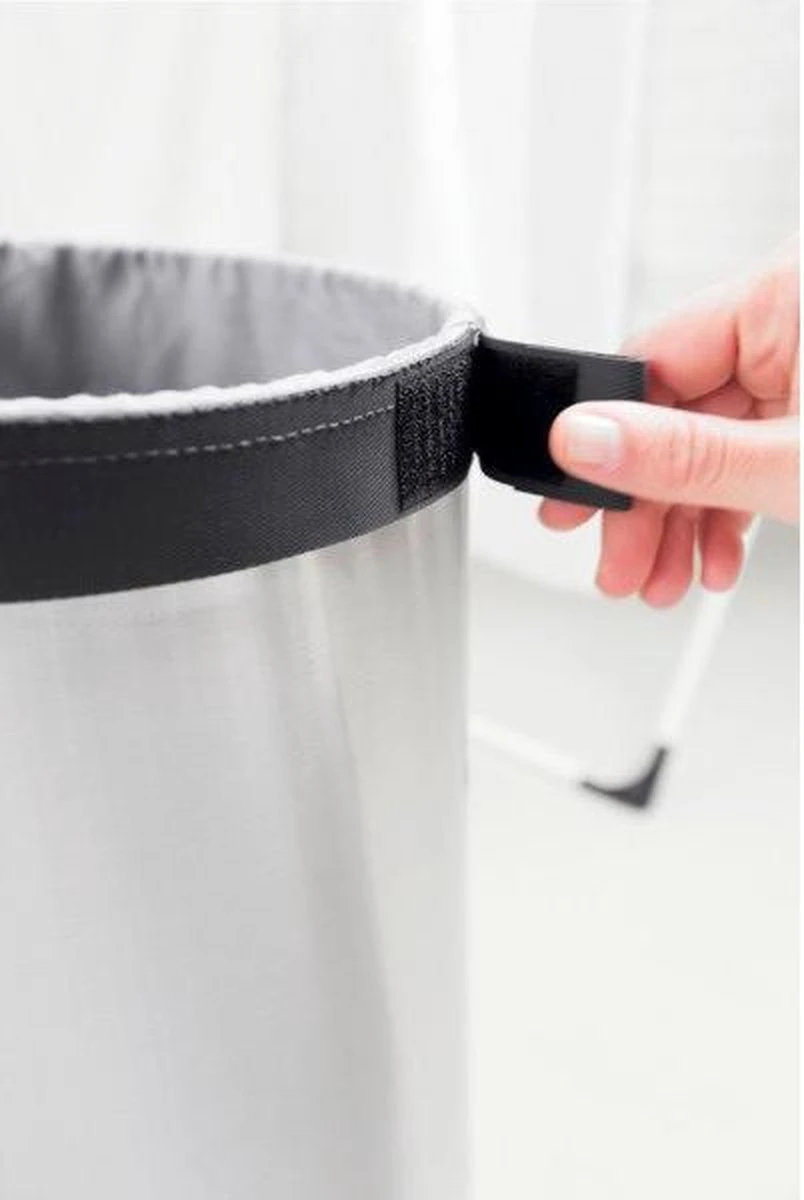 Brabantia Waszak Voor Wasmand - 30/35 L - Grijs 5 Brabantia Waszak Voor Wasmand - 30/35 L - Grijs - Afbeelding 3